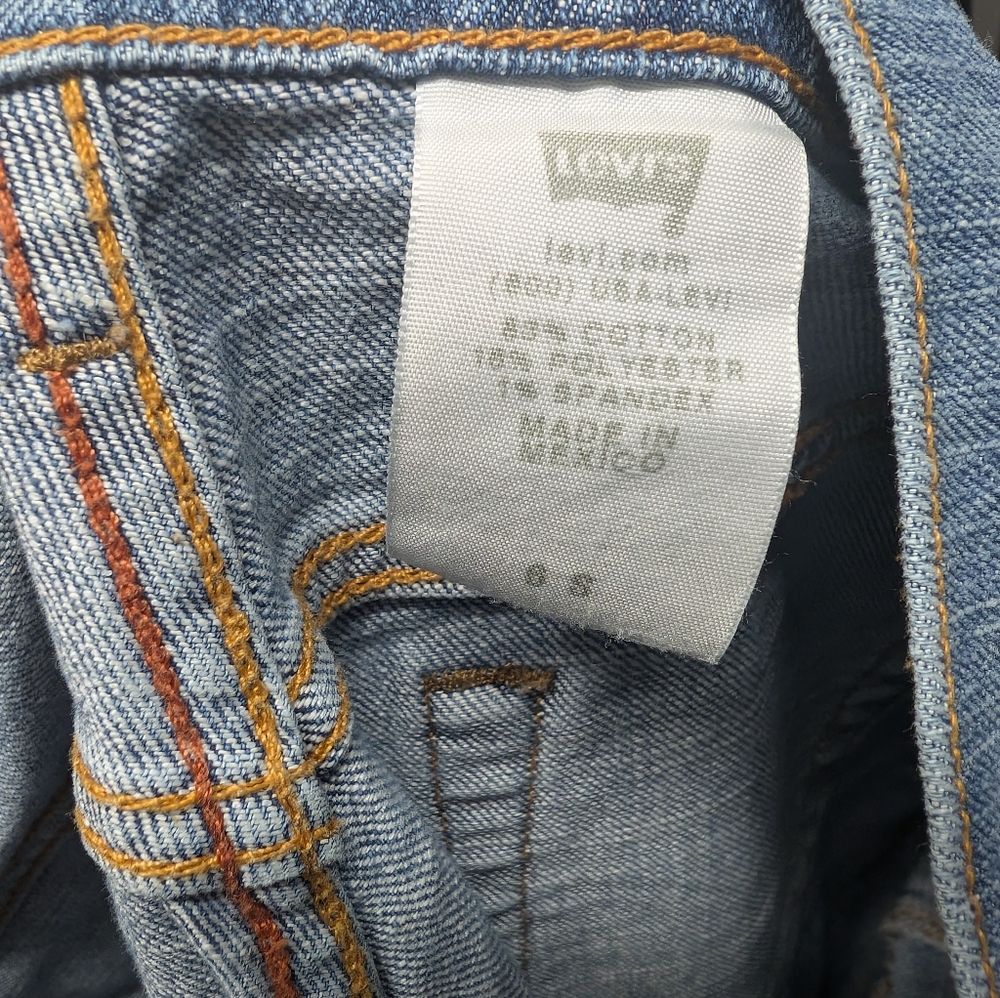 Levi's Bootcut 515 Jeans - Picture 9 of 10